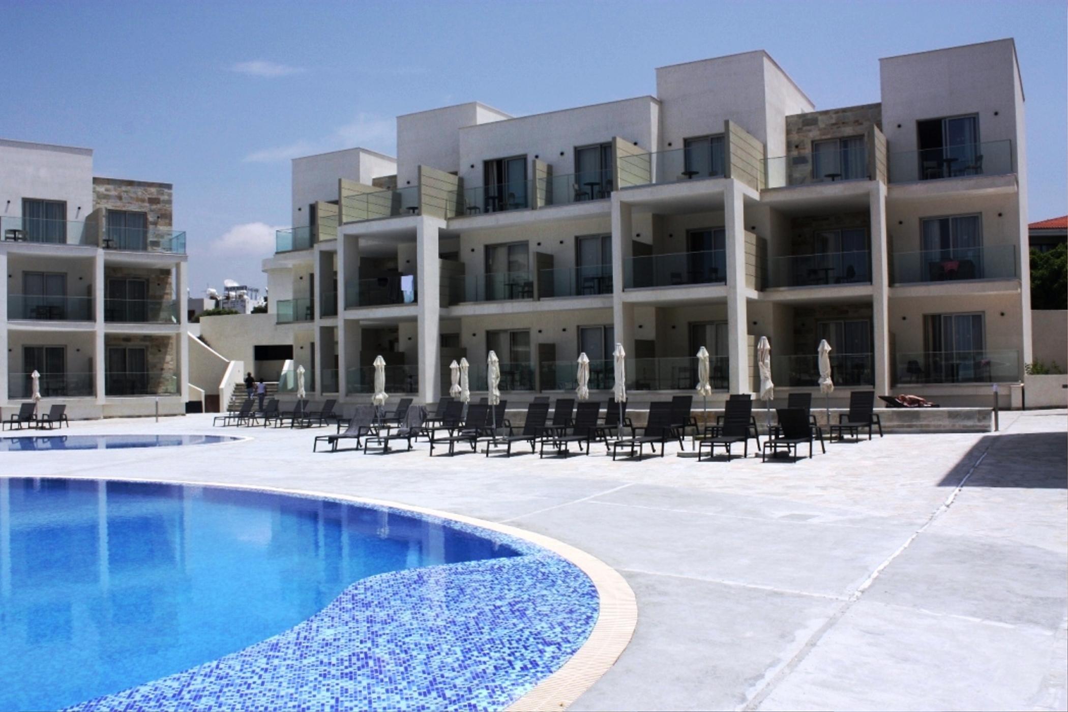 Amphora Hotel & Suites Paphos Exterior photo